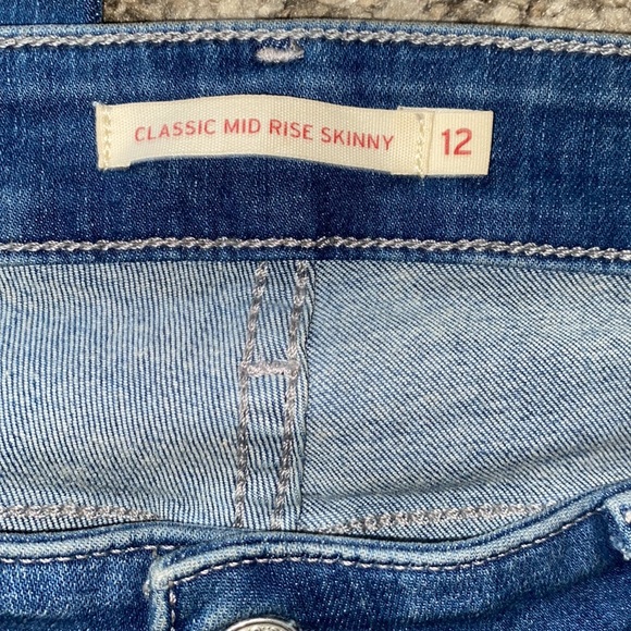 🌟EUC Levi’s Classic Mid Rise Skinny Jeans - Picture 4 of 6